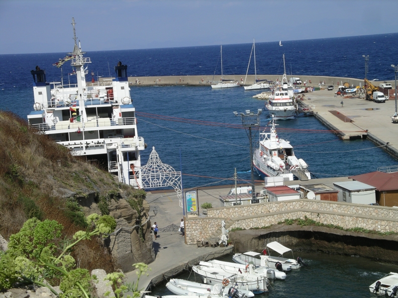 Tetide-Aldebaran-Nilo nel porto di Ventotene