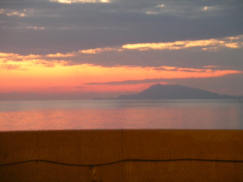 Ischia vista da ventotene alle 6.15