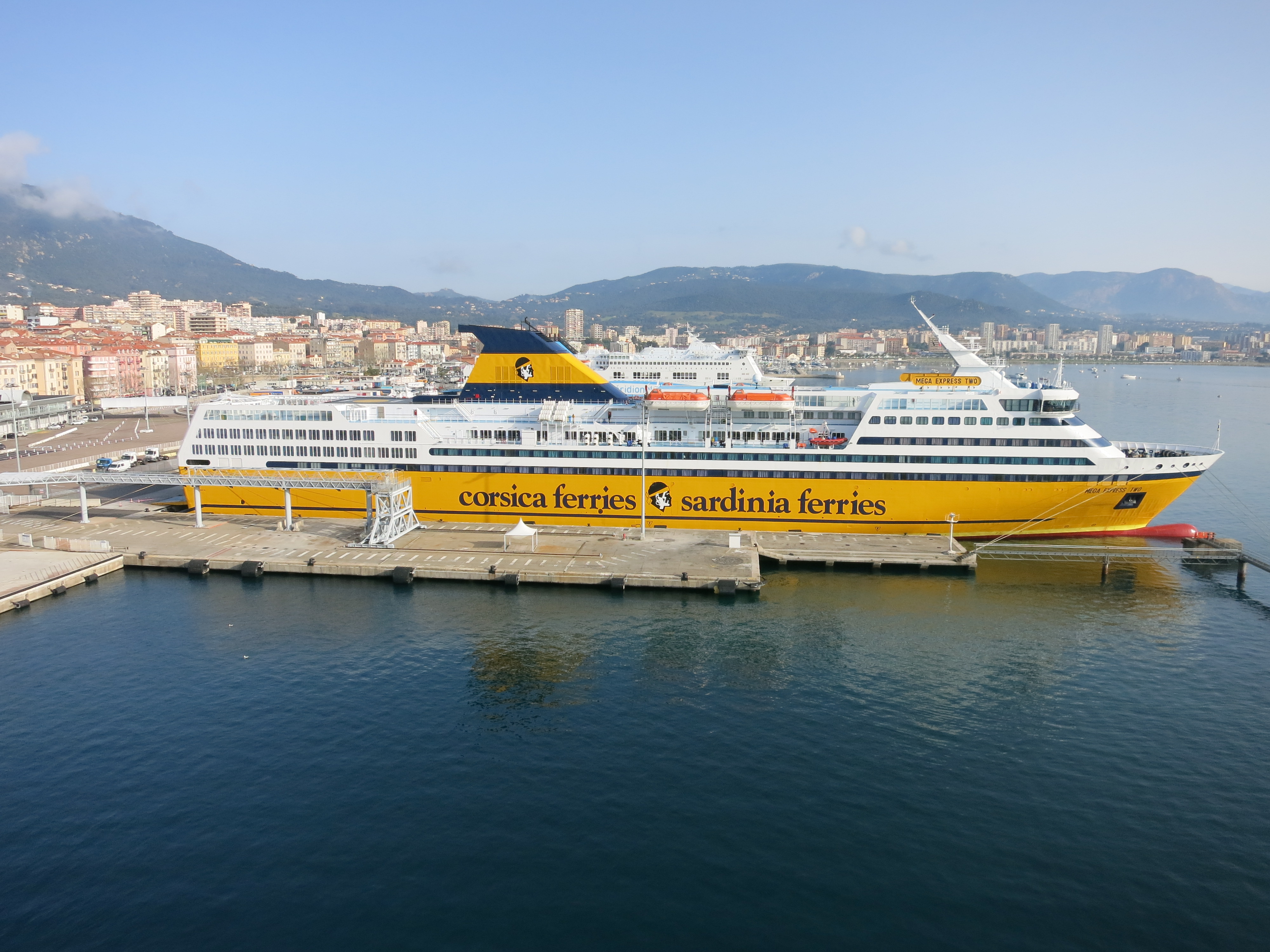 Паромы италия. Sardinia Ferry. Corsica Ferries. Паром Corsica Ferries. Mega Express Corsica Ferries.