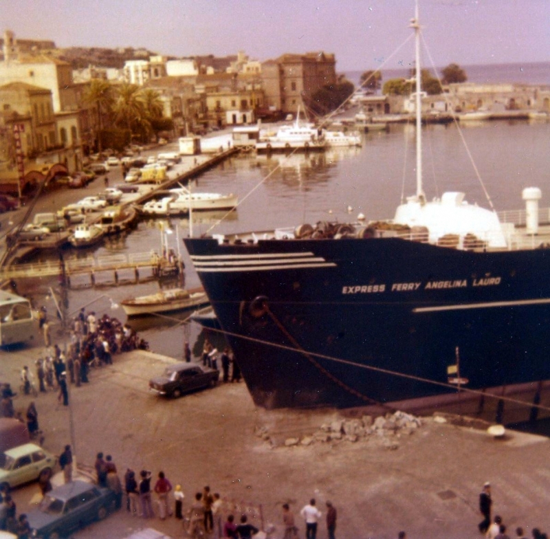 EXPRESS FERRY ANGELINA LAURO