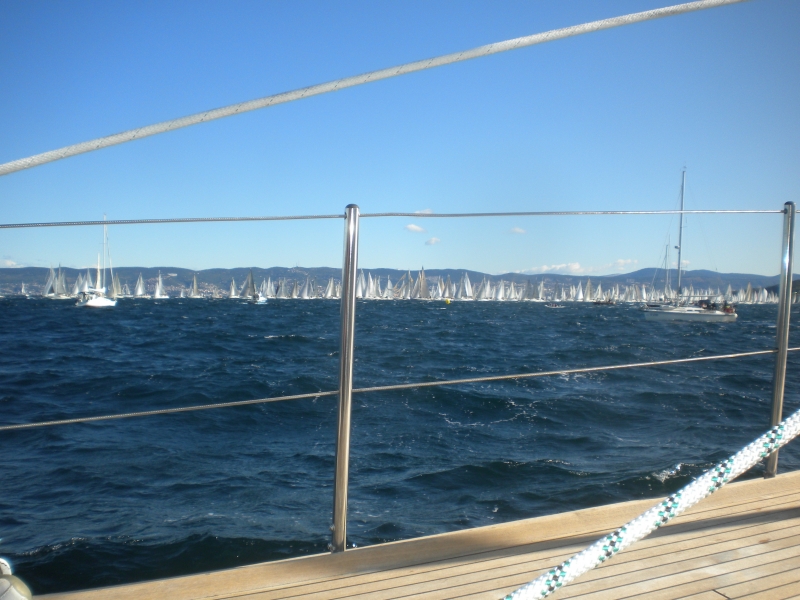 Fase della 43ma Barcolana con 1.762 barche in regata .-