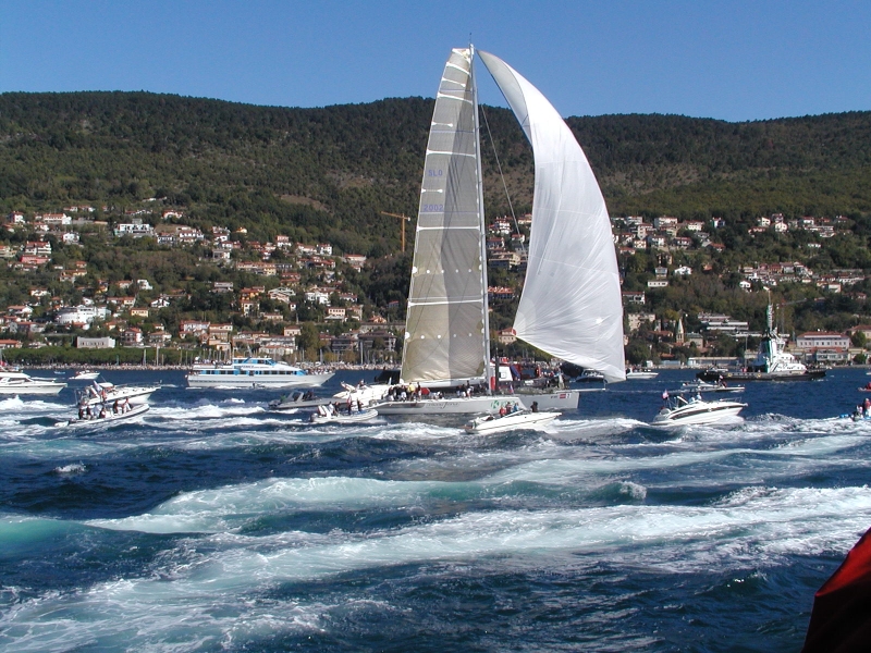 "Maxi Jena"skipper Mitja Kosmina -dopo l'arrivo-