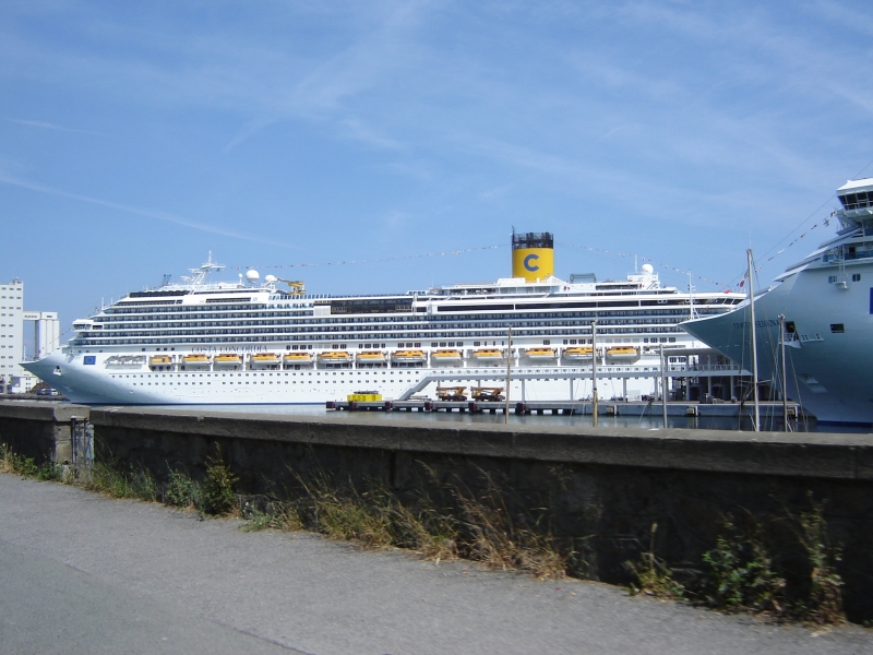 COSTA CONCORDIA E COSTA SERENA