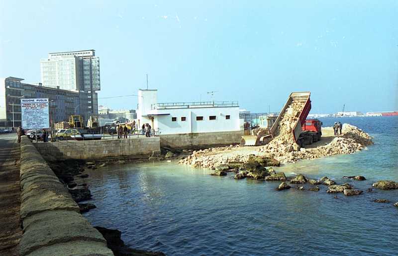 LAVORI DI AMPLIAMENTO DEL PORTO