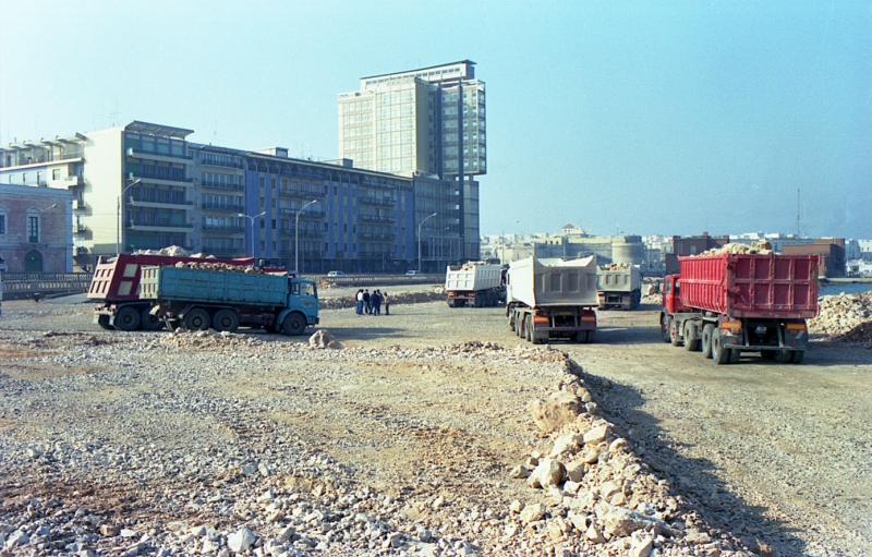 LAVORI DI AMPLIAMENTO DEL PORTO