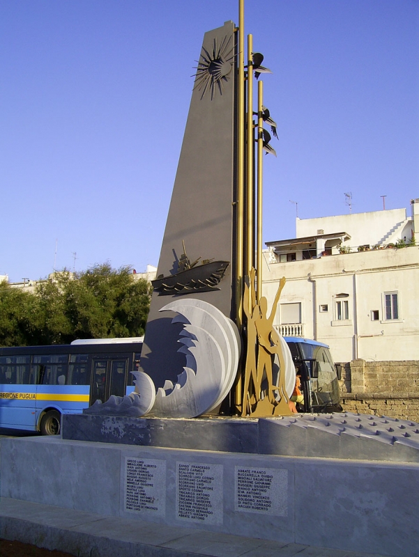 MONUMENTO  AI  CADUTI  DEL  MARE