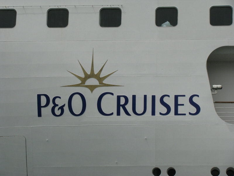 P & O CRUISES (LOGO)