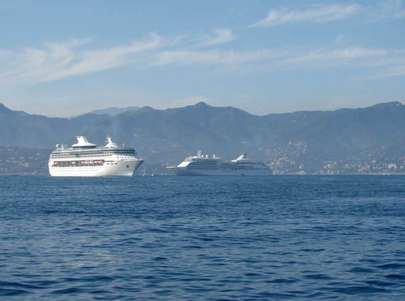 LEGEND OF THE SEAS E SILVER WHISPER