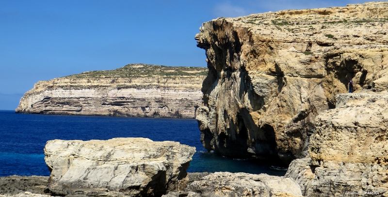 EX  AZURE WINDOW