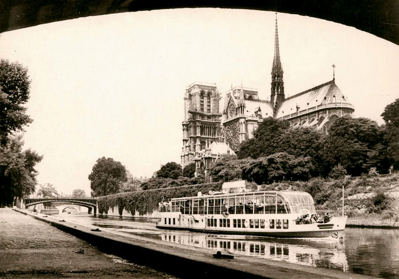 BATEAU  MOUCHE