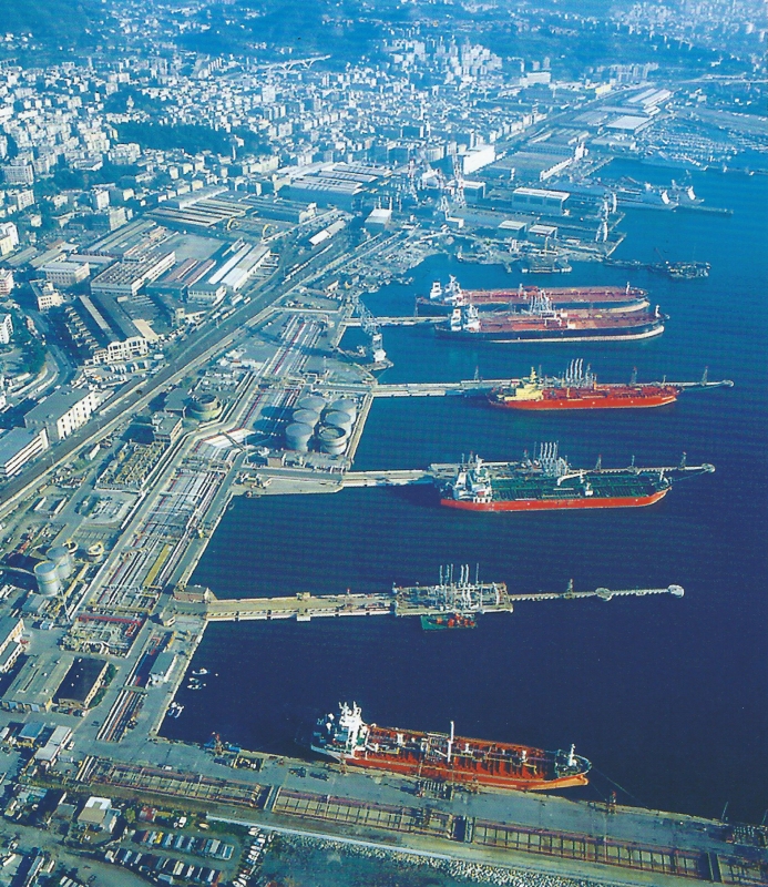 PORTO PETROLI DI GENOVA