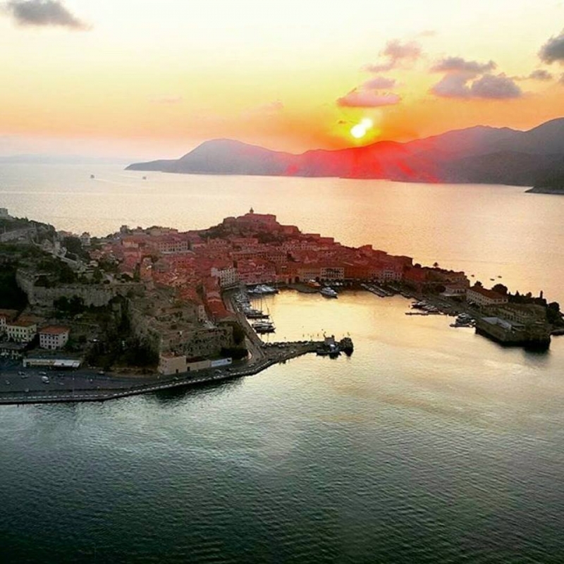 LA DARSENA DI PORTOFERRAIO